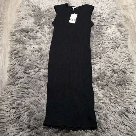 Zara Ribbed Shoulder Pad Dress - Picture 2 of 11